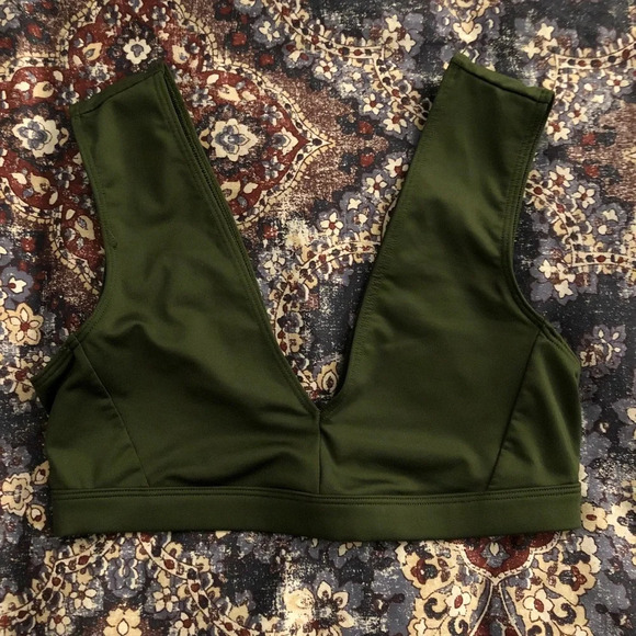 Victoria's Secret Other - Victoria’s Secret - Wide Strapped Sports Bra - S